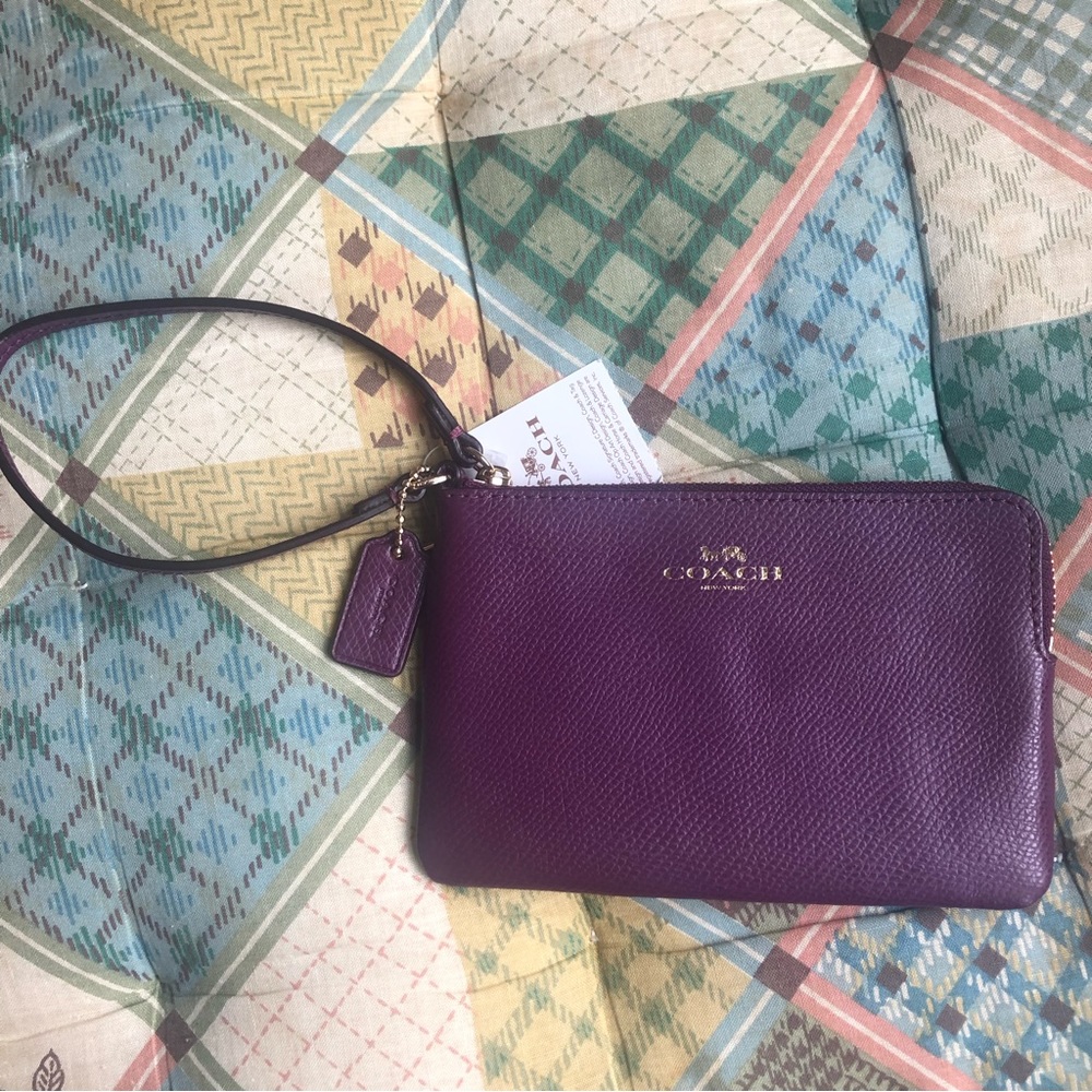 NWT Coach New York plum magenta wallet purse leather wristlet